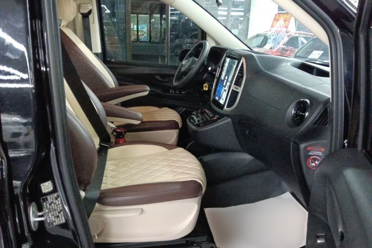 Used Mercedes-Benz Vito 2021 2.0T Elite Version 7 Seats
