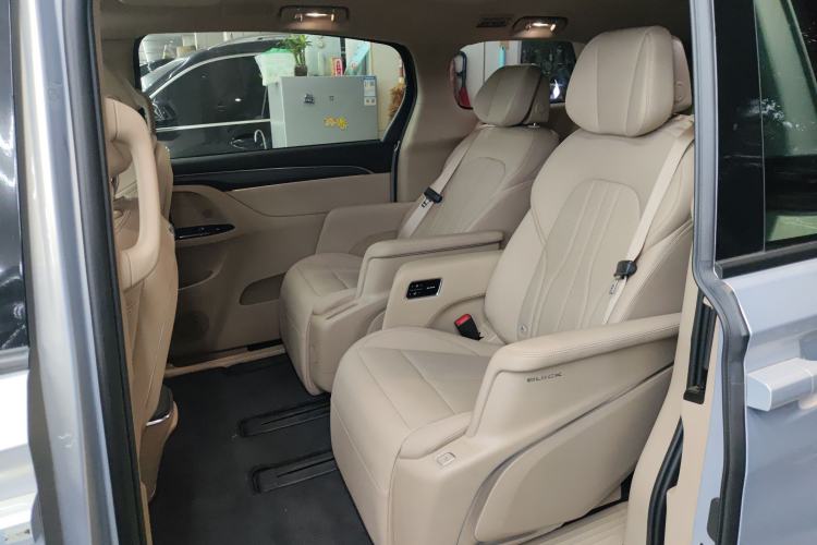 Used Buick GL8 New Energy 2025 Lu Shang Luxury Edition 7-Seater
