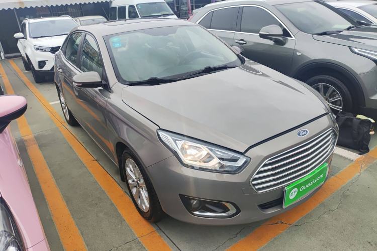 Used Ford Escort 2015 1.5L Automatic Fashion Model
