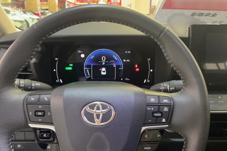 Used Toyota Camry 2024 Dual-Motor 2.0 HGVP Luxury Edition
