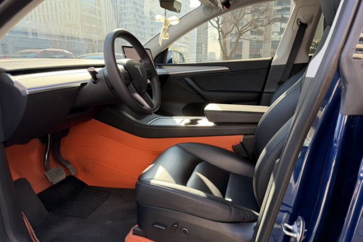 Used Tesla Model Y 2023 Long-Range All-Wheel-Drive Version
