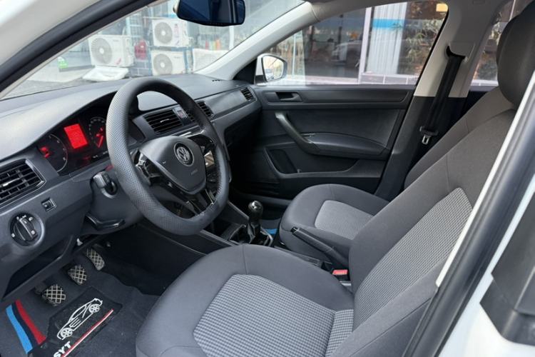 Used Volkswagen Santana 2016 1.6L Manual Fashion Edition
