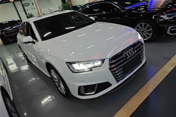Used Audi A4L 2019 40 TFSI Fashion Edition China VI Emission Standard
