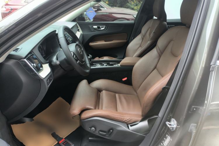 Used Volvo XC60 2019 T5 4x4 Zhiya Luxury Edition China V Standard
