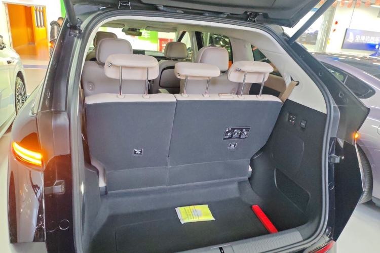 Used XPeng X9 2025 740 Ultra-Long Range Max
