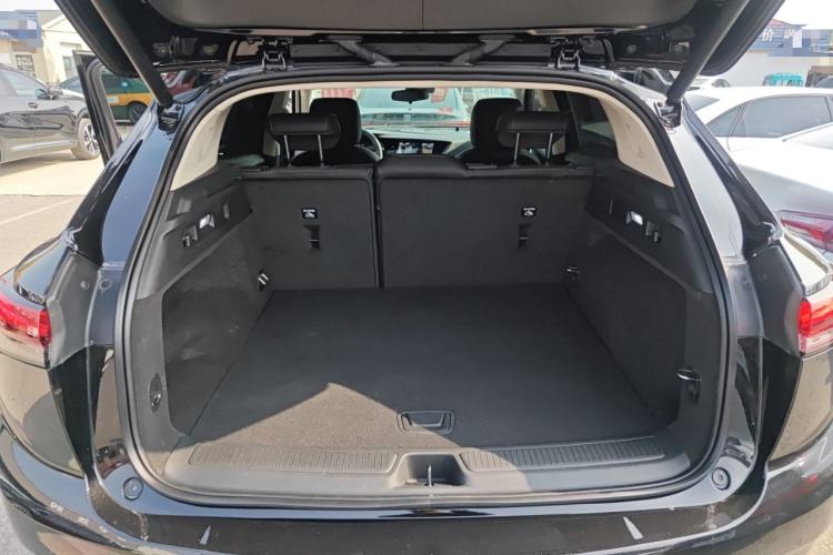 Used Buick Envision 2022 Facelift Encore S 652T Two-Wheel-Drive Luxury Model
