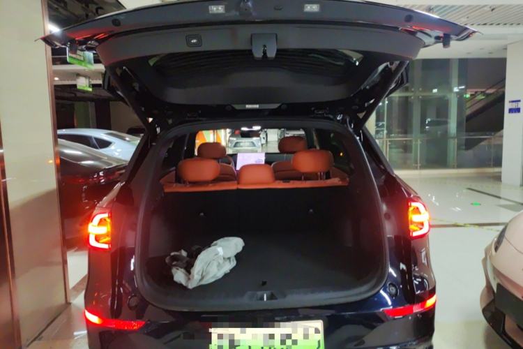 Used  Q07 2025 215 Flagship PLUS
