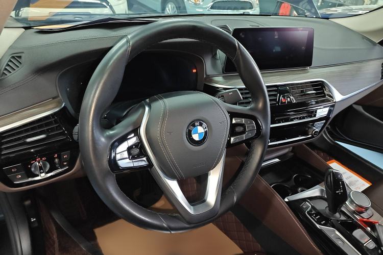 Used BMW 5 Series New Energy 2019 530Le Luxury Package
