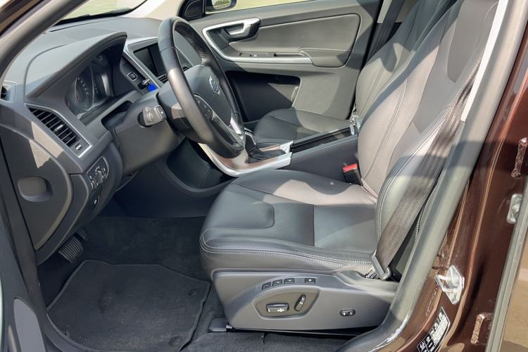 Used Volvo XC60 2017 T5 AWD Smart Upgrade Edition