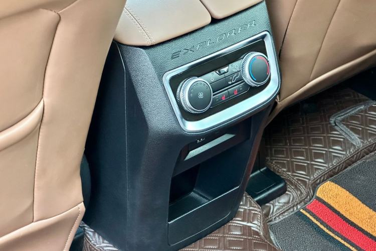 Used Ford Explorer 2023 EcoBoost 285 Four-Wheel Drive Stylish Plus Version 7 Seats
