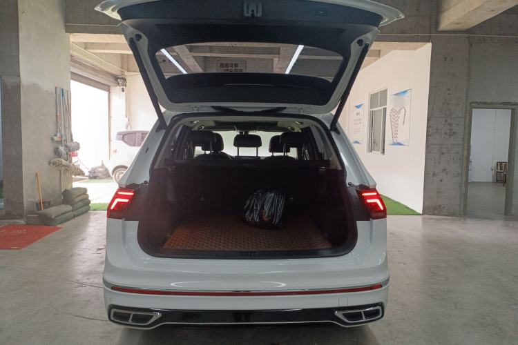 Used Volkswagen Tiguan L 2022 330TSI Automatic Two-Wheel Drive R-Line Enhanced Edition
