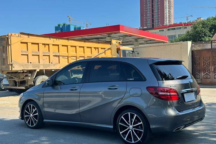 Used Mercedes-Benz B-Class 2015 B 200 Luxury Model
