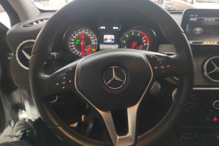 Used Mercedes-Benz GLA 2016 GLA 200 Fashion Model
