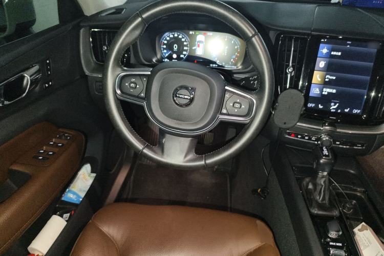 Used Volvo XC60 2019 T5 4x4 Smart Edition China V Standard