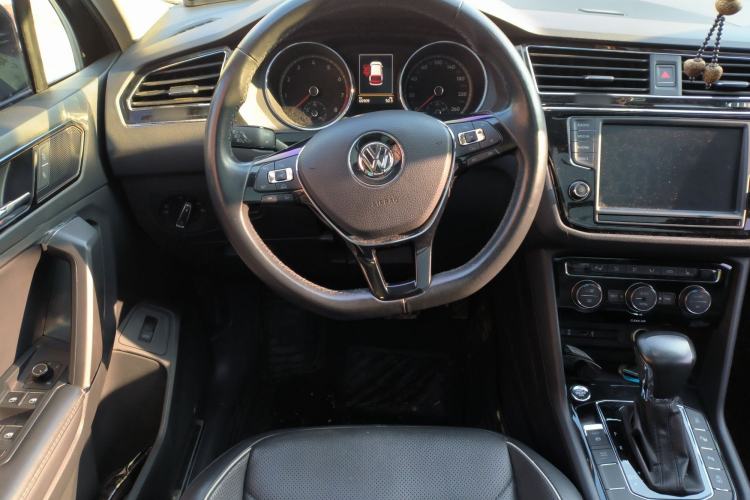 Used Volkswagen Tiguan L 2017 330TSI Automatic Two-Wheel Drive Flagship Edition
