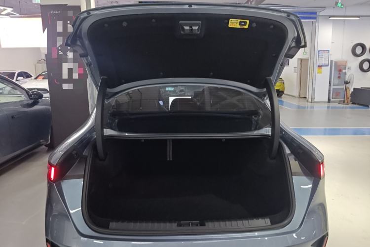 Used Lynk & Co 07 2024 EM-P 126 Long-Range Halo
