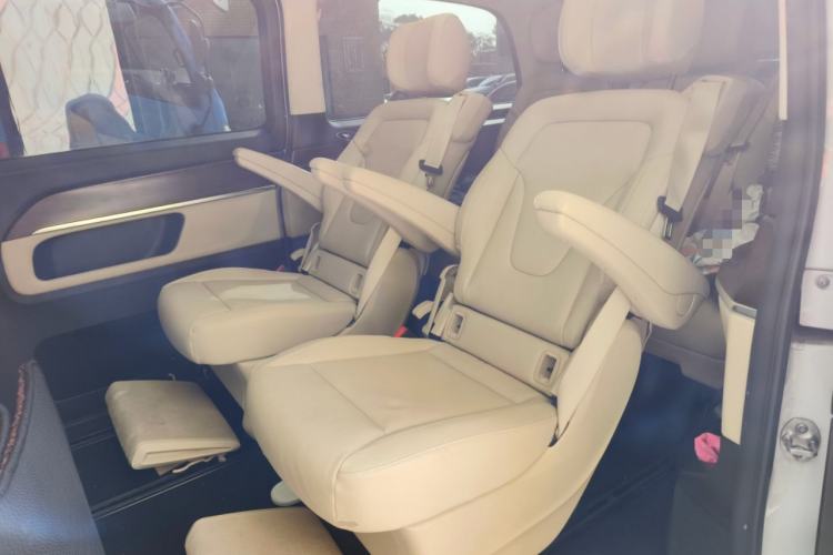 Used Mercedes-Benz V-Class 2021 V 260 Avantgarde Edition