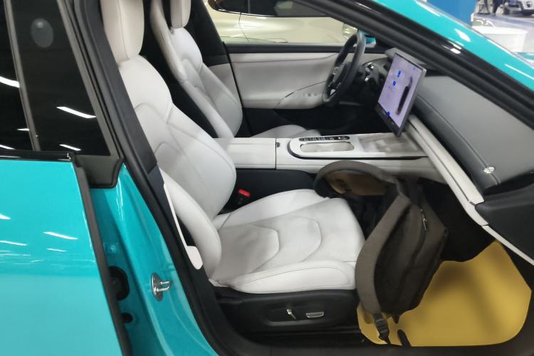 Used Xiaomi Auto SU7 2024 Four-Wheel Drive Ultra-Long Range Advanced Intelligent Driving Max Edition
