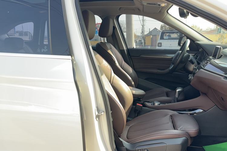 Used BMW X1 2016 xDrive20Li Luxury Model
