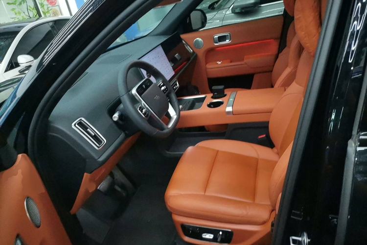 Used Li Auto L8 2024 PRO Model
