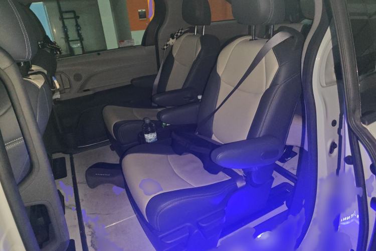 Used Toyota Sienna 2023 2.5L Hybrid Comfort Edition
