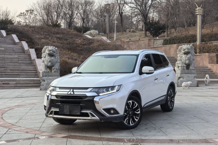 Used Mitsubishi Outlander 2019 2.4L 4x4 Zhi Xiang Edition 5 Seats China VI Standard