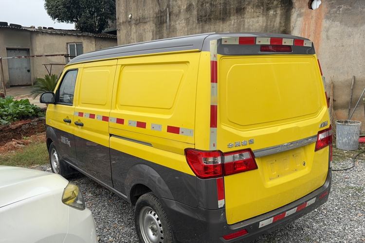 Used Jinbei Hiace X30 2023 1.5L Super-Enjoyment Van 2/5 Seats Non-Air-Conditioned Version SWC15M
