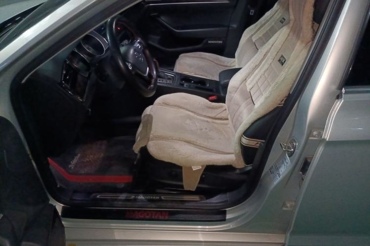 Used Volkswagen Magotan 2017 330TSI DSG Luxury Model
