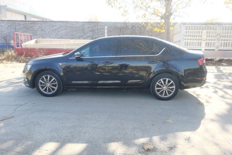 Used Skoda Octavia 2018 1.6L Automatic Comfort Edition
