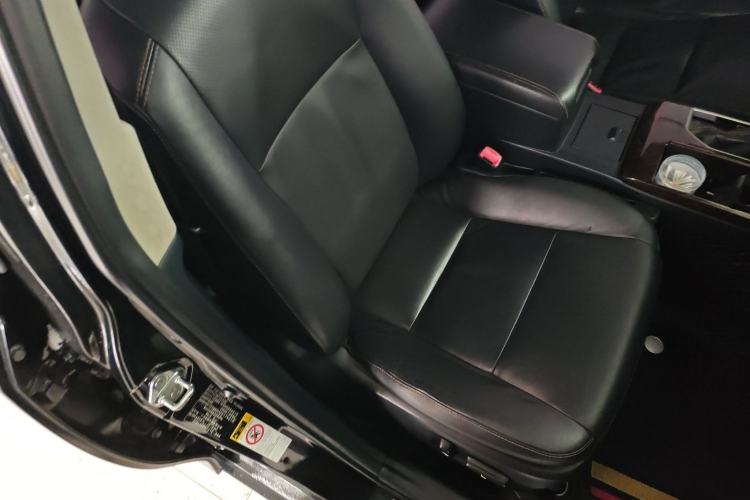 Used Toyota Camry 2016 2.0G 10th Anniversary Leading Edition
