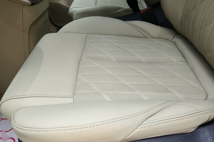 Used Buick GL8 2022 ES Land Cruiser 653T Luxury Model
