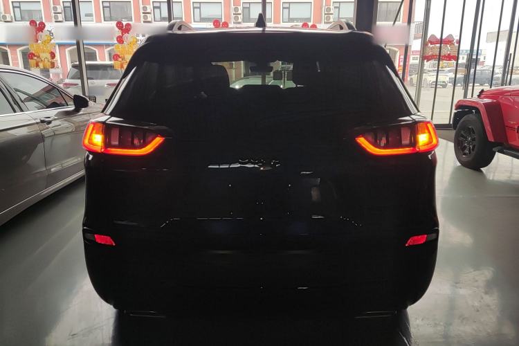 Used  Cherokee 2020 2.0T Four-Wheel Drive Night Eagle Edition
