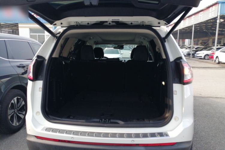 Used Ford Edge 2015 2.0T GTDi Two-Wheel-Drive High-Line Version