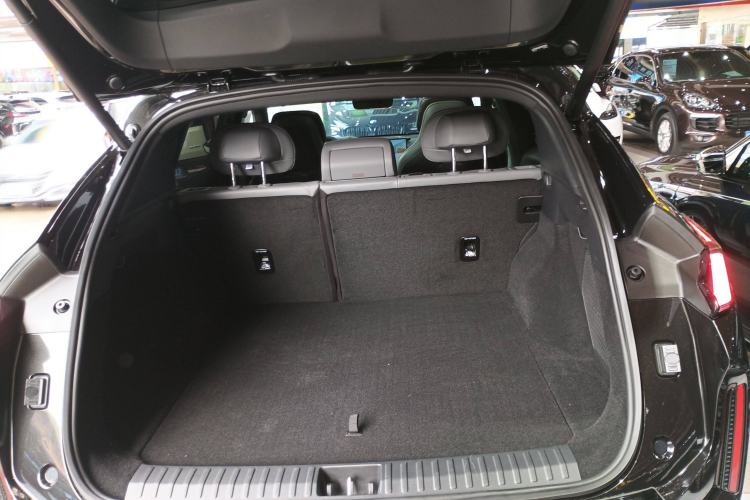 Used Lynk & Co 08 EM-P 2023 120km Long-Range Halo
