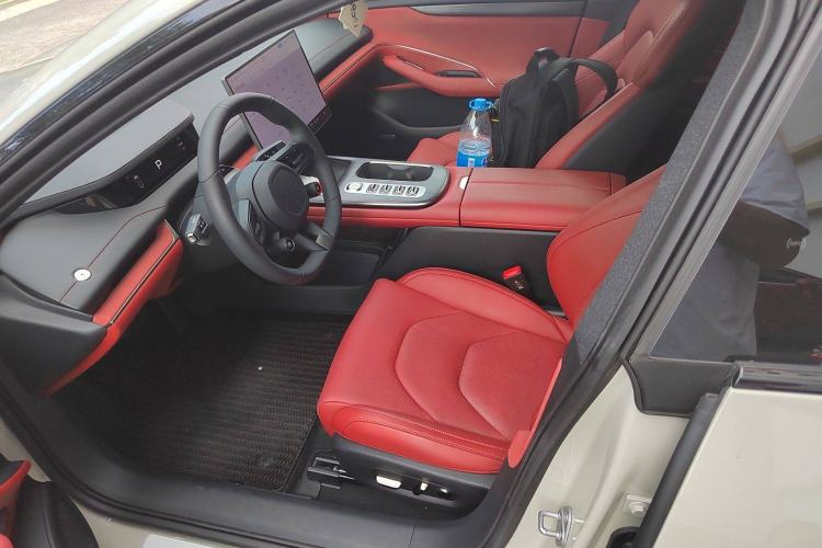 Used  SU7 2024 Rear-Drive Ultra-Long Range Advanced Pro-Level Intelligent Driving Version
