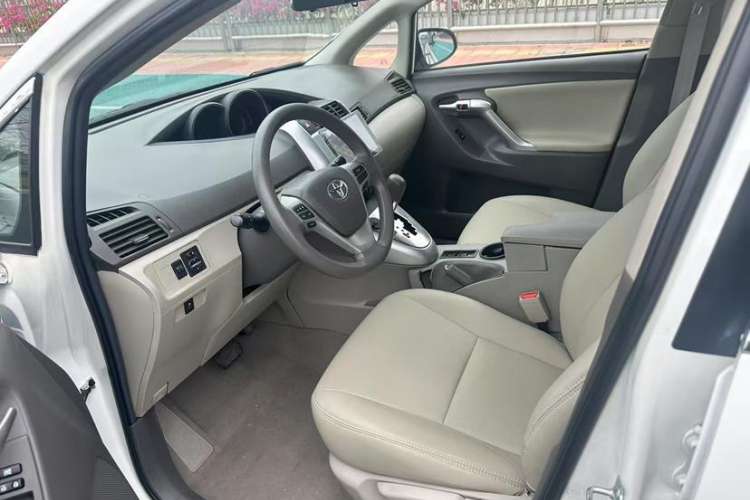 Used Toyota Verso 2014 Starlight 180E CVT Elite Edition
