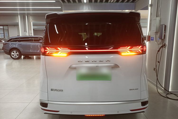 Used Denza D9 2024 DM-i 980 Four-Wheel Drive Flagship Model