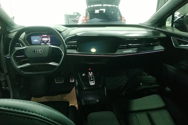 Used Audi Q4 e-tron 2023 50 e-tron quattro Visionary Edition
