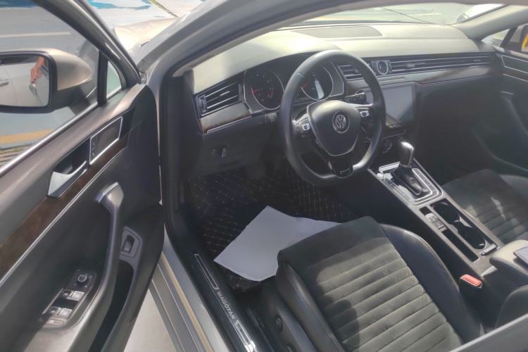 Used Volkswagen Magotan 2018 330TSI DSG Luxury Model
