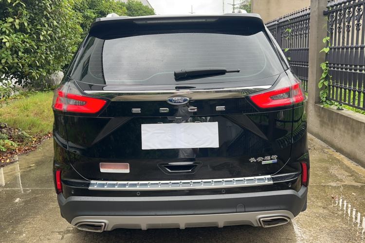 Used Ford Edge 2022 PLUS EcoBoost 245 Four-Wheel Drive Platinum Edition 7-Seater
