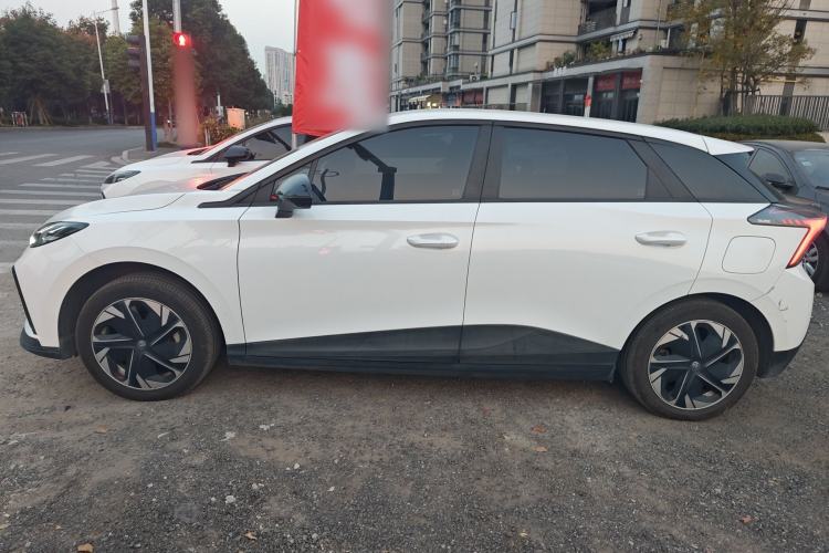 Used MG 4 EV 2022 425 km Luxury Edition