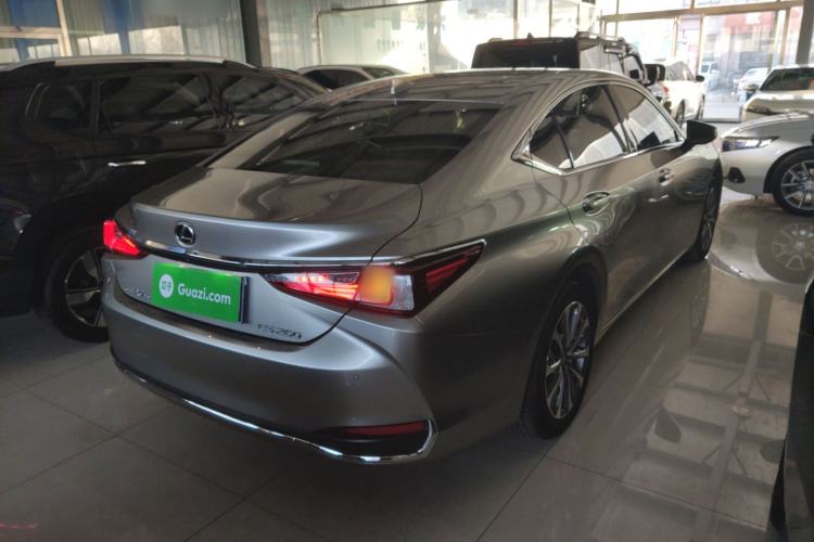 Used Lexus ES 2023 200 Excellence Edition