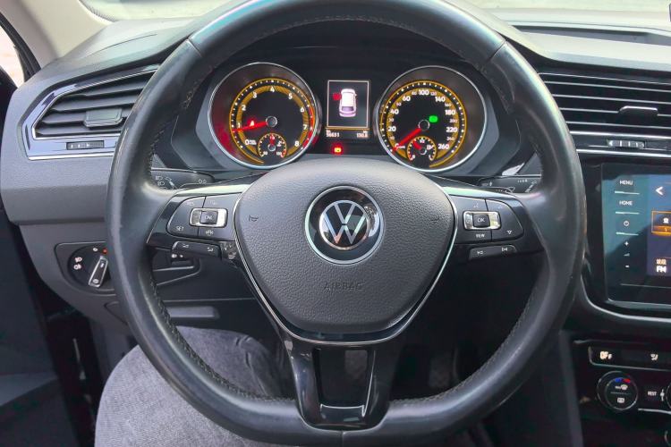Used Volkswagen Tiguan L 2021 330TSI Automatic Two-Wheel Drive Smart Edition
