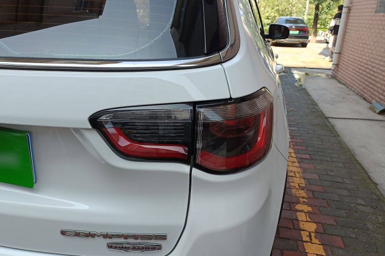 Used  Compass 2019 200T Automatic Family Edition - Connected Large Screen Version
