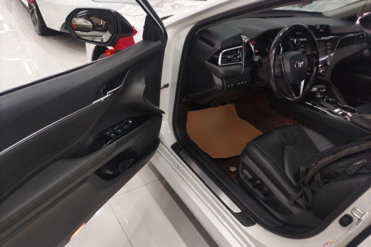 Used Toyota Camry 2018 2.5G Luxury Edition
