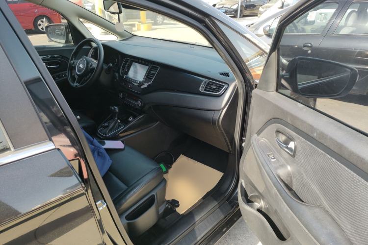 Used Kia Carens 2013 2.0L 7-Seater Automatic Luxury Version China IV Standard