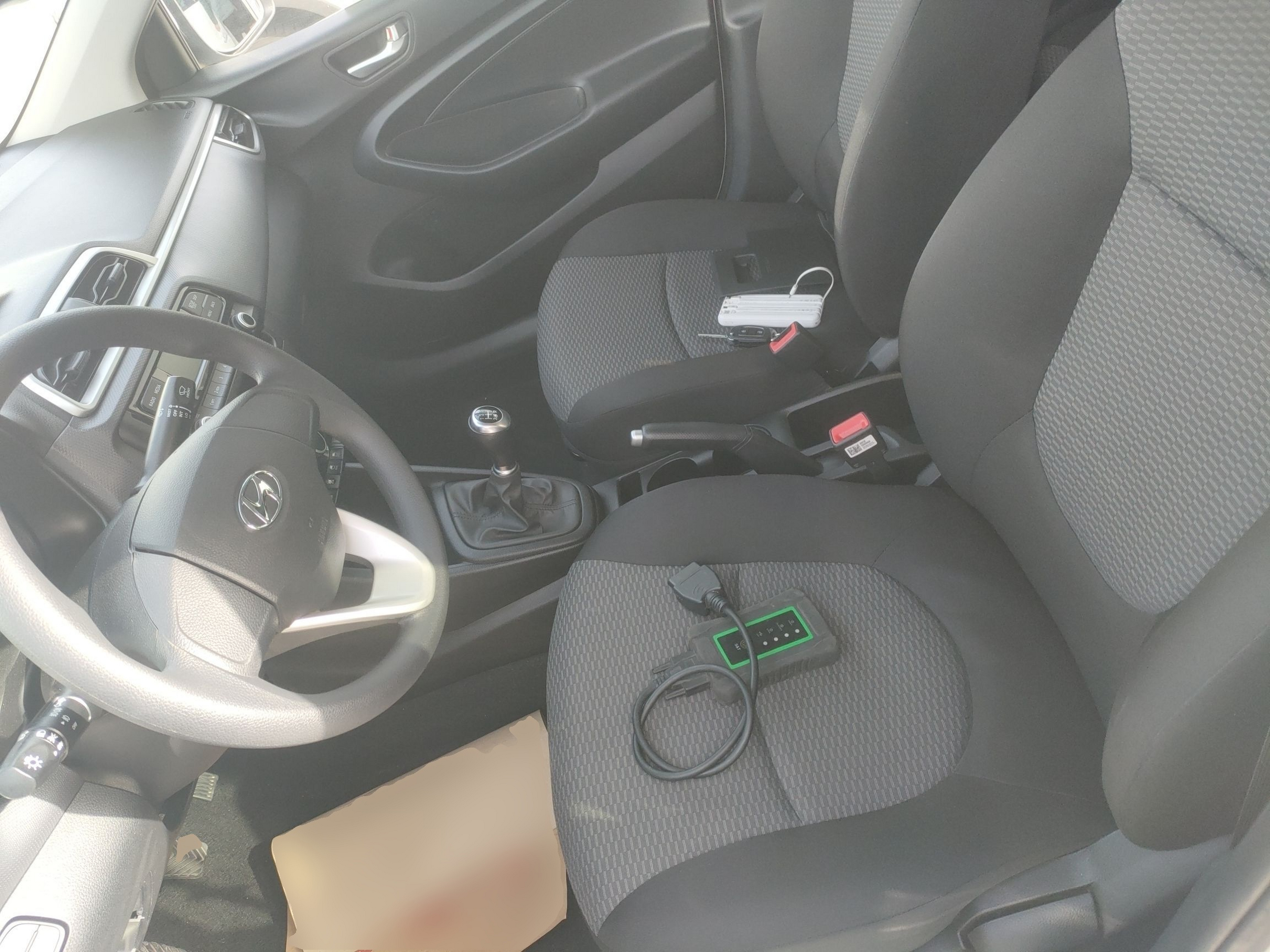 Переднее сиденье в автомобиле