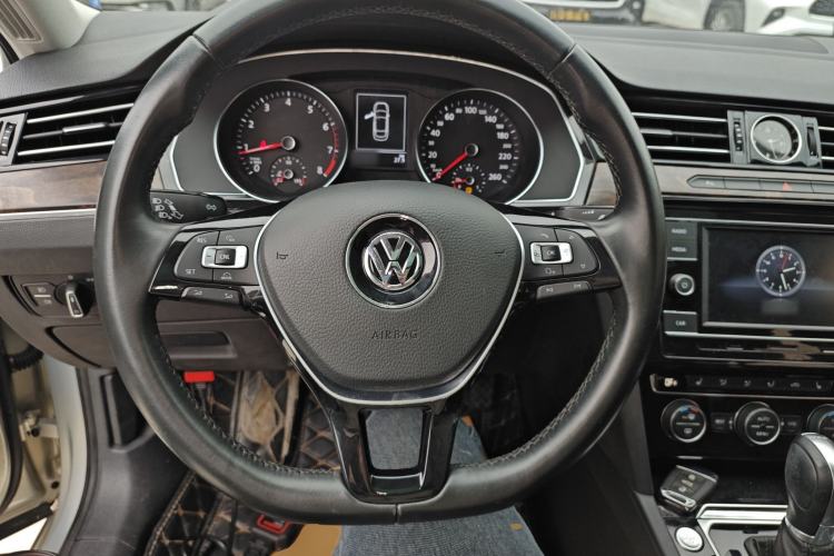 Used Volkswagen Magotan 2018 Facelift 330TSI DSG Luxury Model