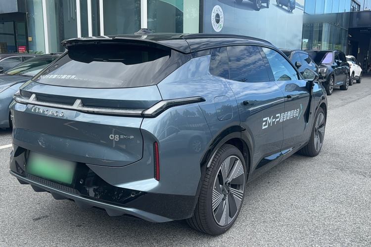 Used Lynk & Co 08 EM-P 2025 220 km All-Wheel-Drive Performance Halo
