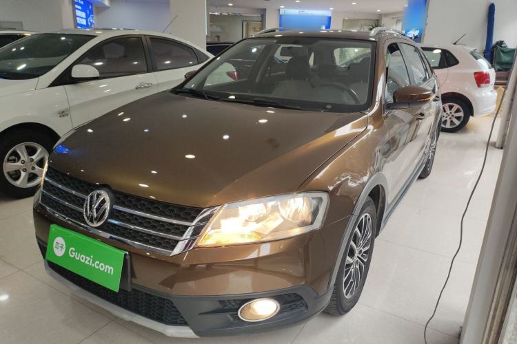 Used Volkswagen Cross Lavida 2014 1.6L Automatic